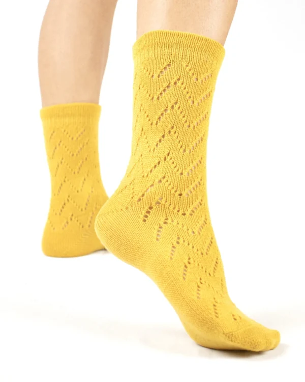 Calza-lana-merino-corto-traforato-giallo_TR25 Dalia